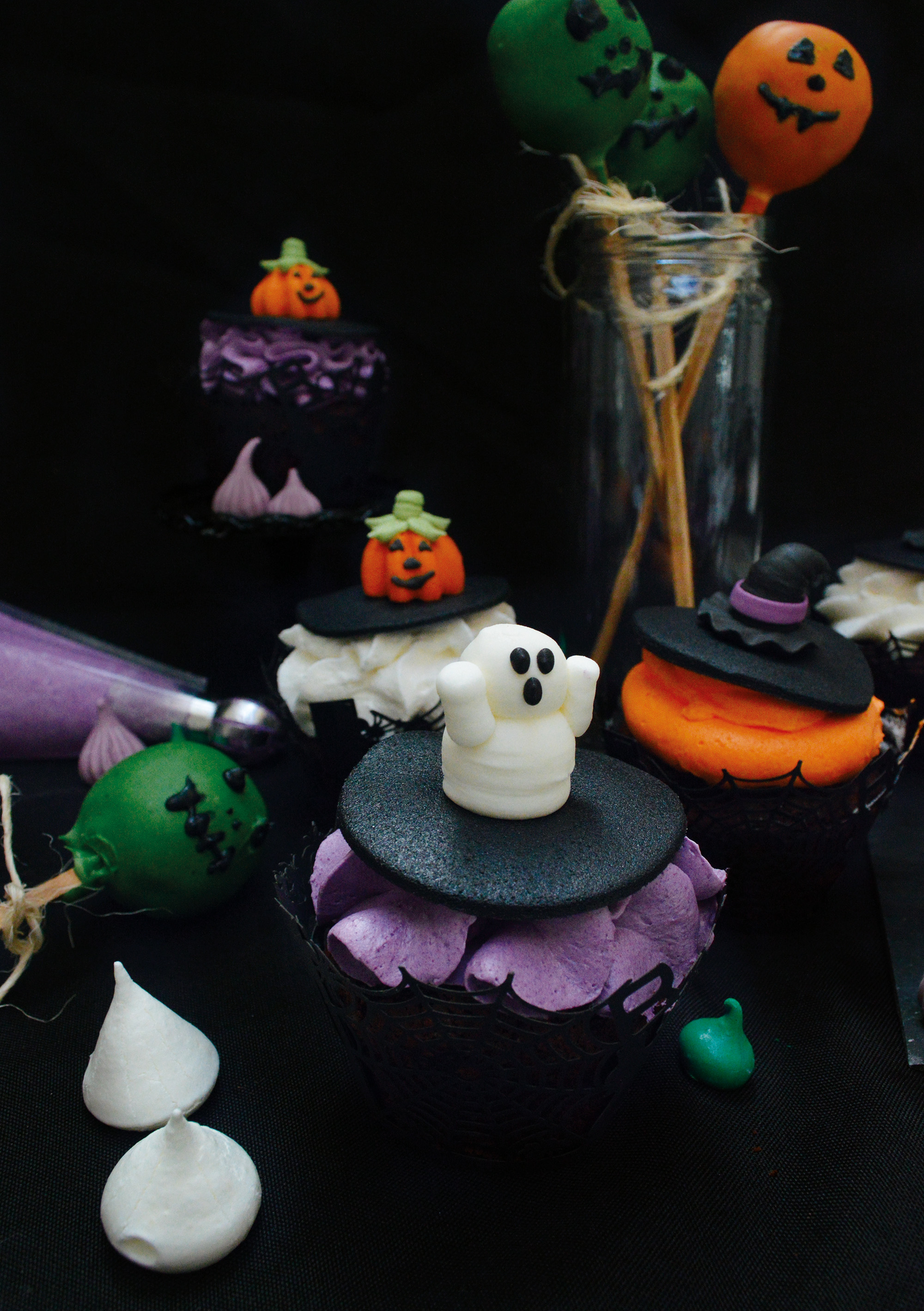 Cupcakes et cakes pops d'Halloween